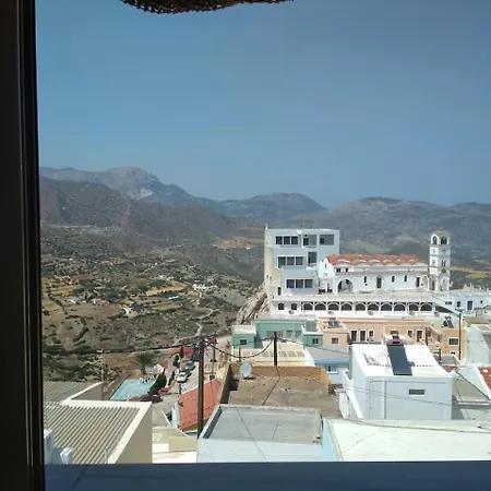 House In Menetes With A Beautiful View Hébergement de vacances